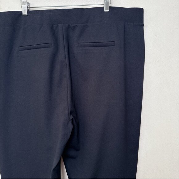 Torrid Womens 3S Pull-On Relaxed Taper Studio Luxe Ponte High-Rise Pant - Picture 11 of 13